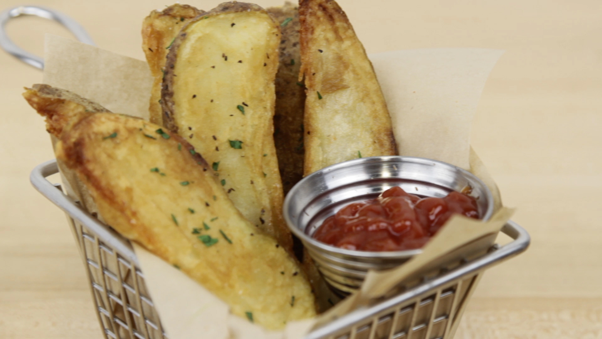 How to Use a French Fry Cutter With a 6 Wedge Blade How to Use a French Fry Cutter With a 6 Wedge Blade