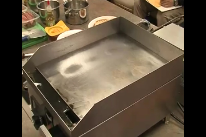 How to Clean a Vollrath Griddle How to Clean a Vollrath Griddle