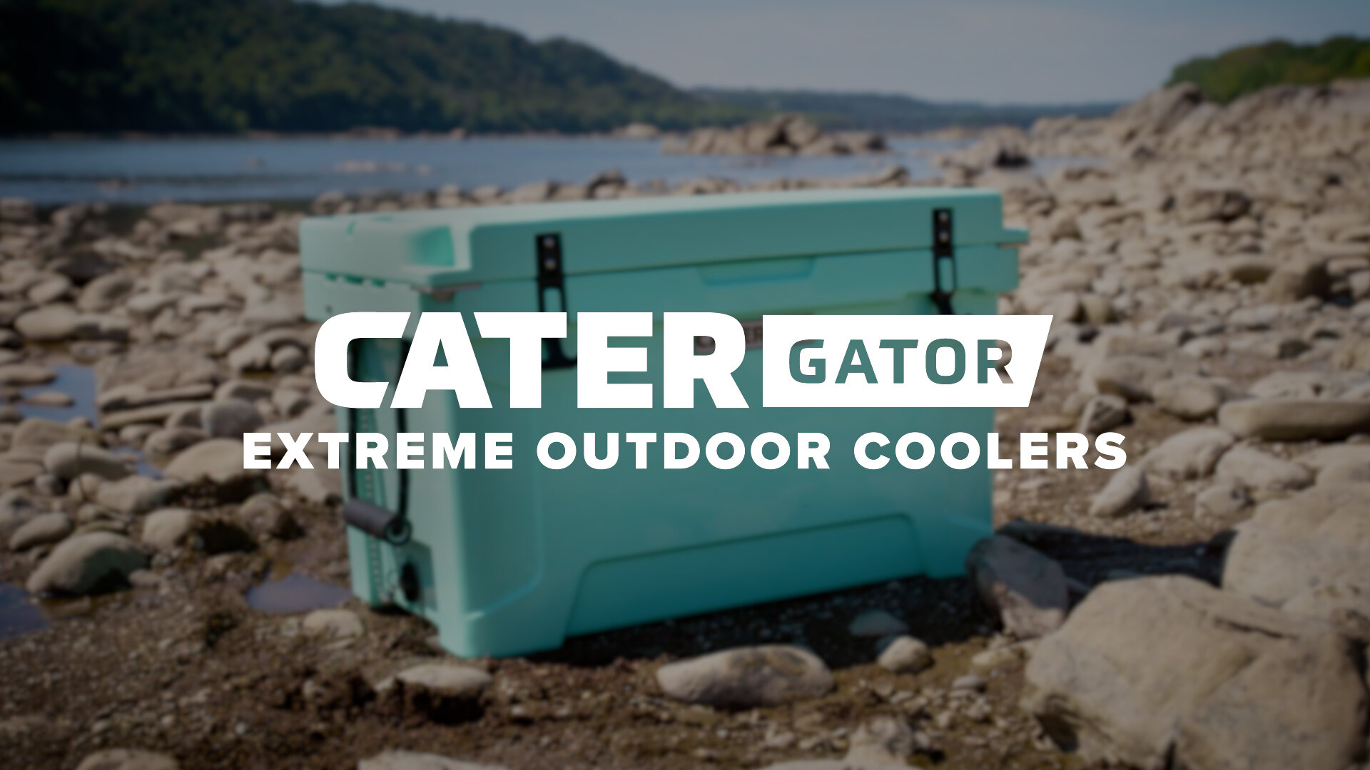 CaterGator CG100WHW White 110 Qt. Mobile Rotomolded Extreme Outdoor Cooler  / Ice Chest