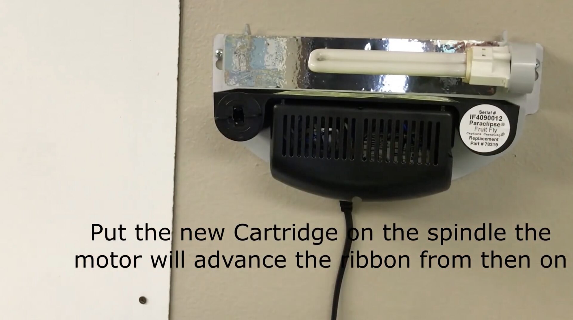 https://cdn.webstaurantstore.com/images/videos/extra_large/how_to_replace_fly_patrol_cartridge.jpg