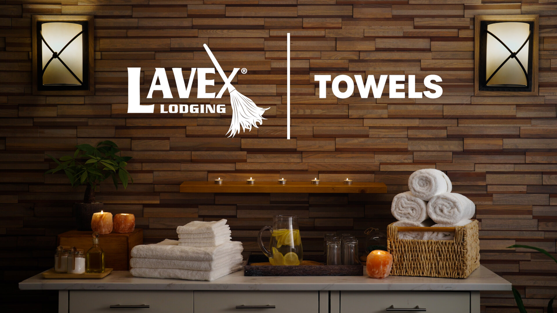 https://cdn.webstaurantstore.com/images/videos/extra_large/lavex_lodging_towels_thumb.jpg