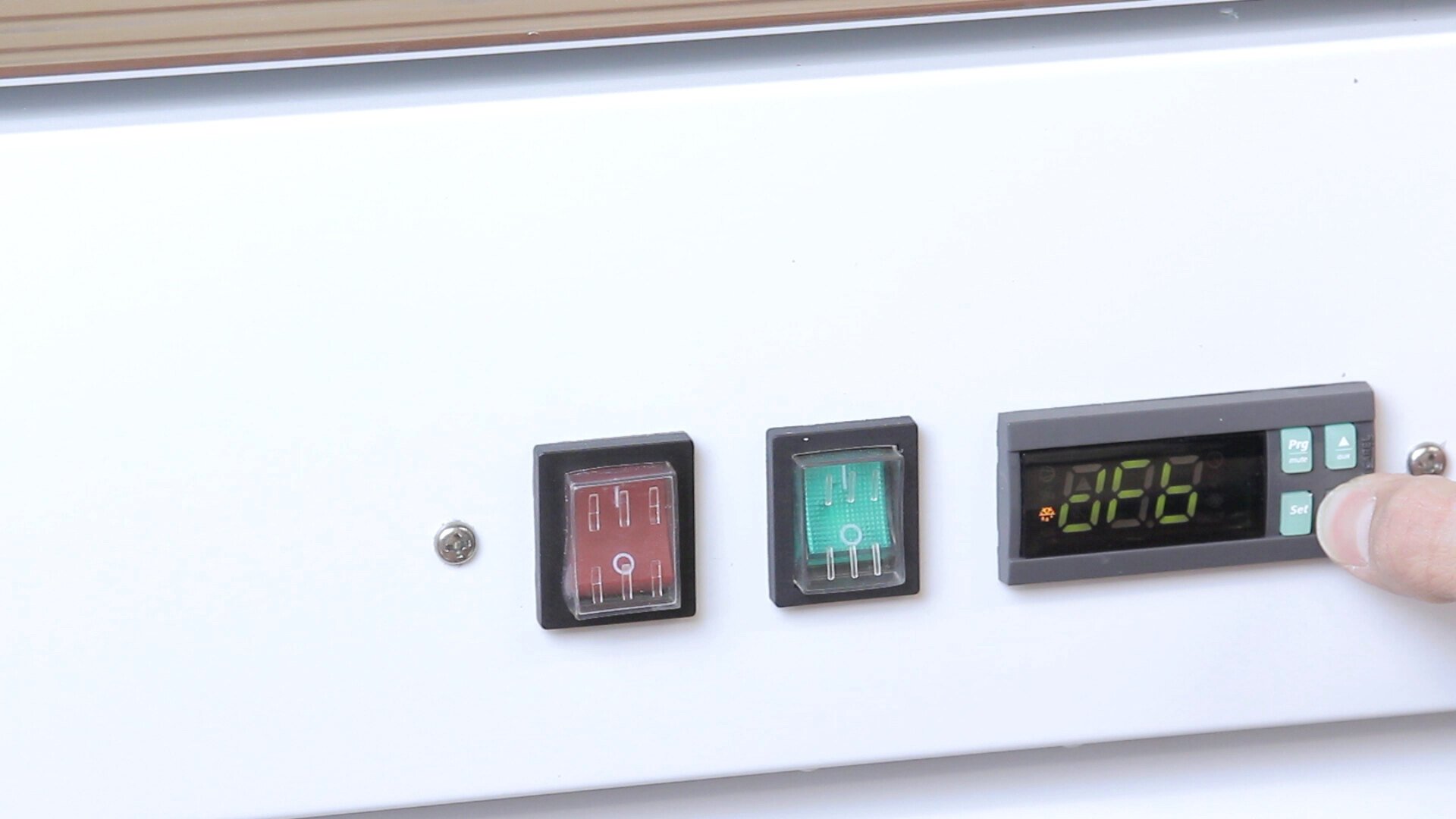 Running a Manual Defrost Cycle on an Avantco Merchandising Freezer