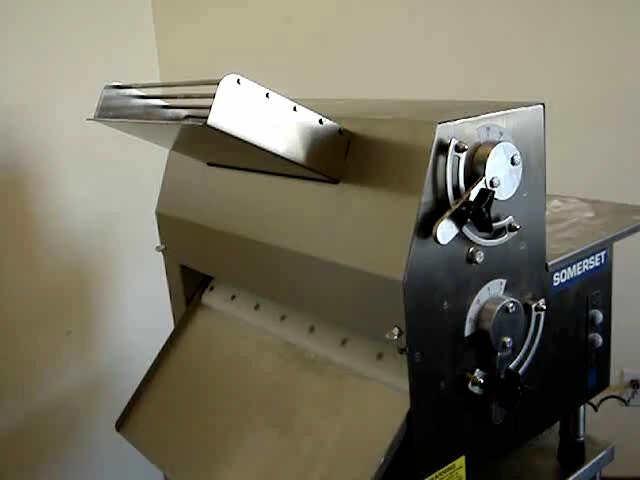 https://cdn.webstaurantstore.com/images/videos/extra_large/the_somerset_cdr-2100_dough_roller_operation_demo.00_00_00_00.still001.jpg